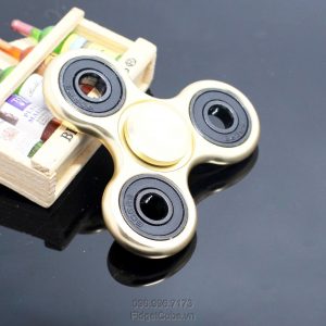 Magix™ Tri-Wing Spinner - Metal Gold